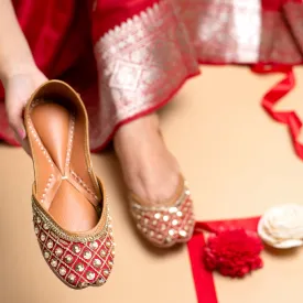 Laila Bridal Red Juttis